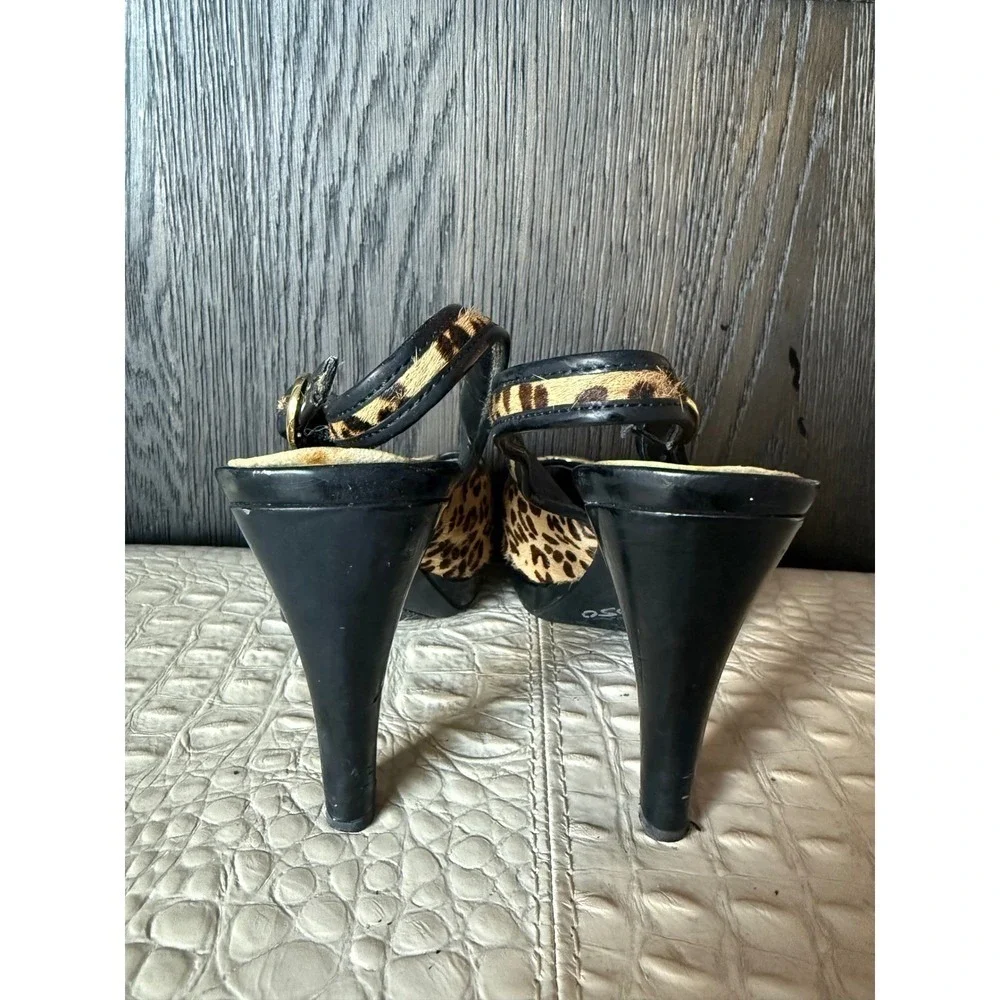 Anne Klein AK Leopard Print Slingback Heels Gold US 8 Medallion Open Toe Pumps